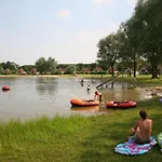 Gezellige Vakantiewoning Met Sauna In Bij Nijmegen - Recreational Only No Workers Tatil Evi Ewijk